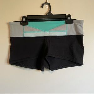 Lululemon reversible booty shorts